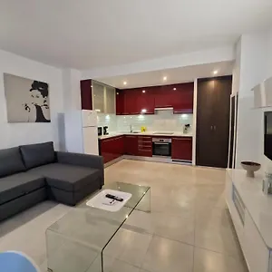https://casa-oasis-benalbeach.1costadelsol.com
