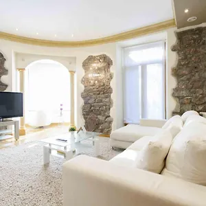 https://the-rentals-collection-camelot.sansebastianhotels.net